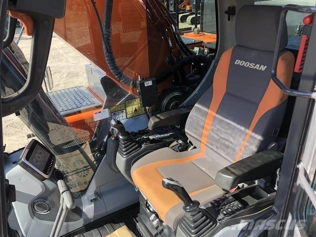 Doosan DX 300 履帶式 挖土機/掘鑿機/挖掘機