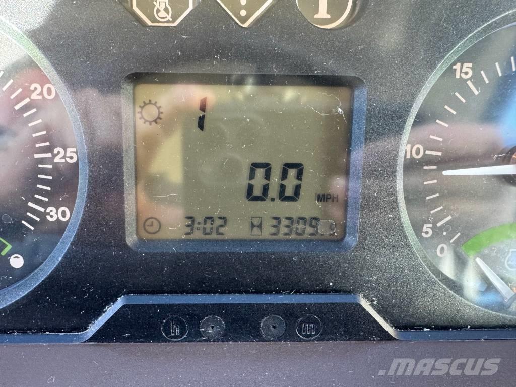 John Deere 6120 曳引機