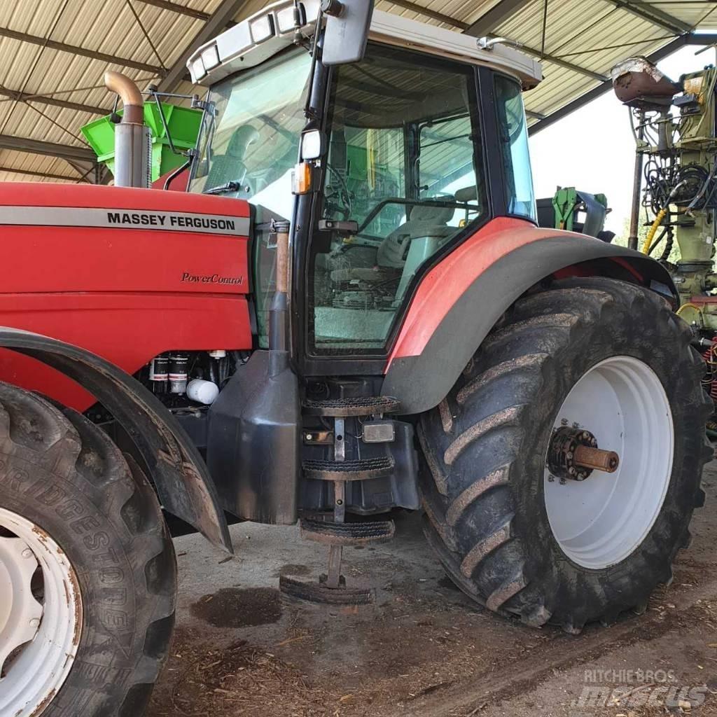 Massey Ferguson 8260 曳引機