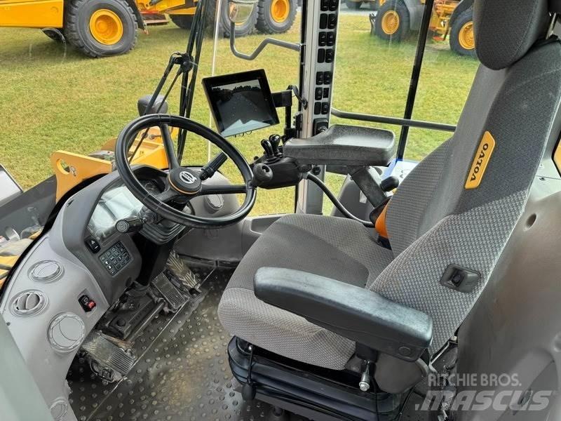 Volvo L 120 H 輪胎式裝載機