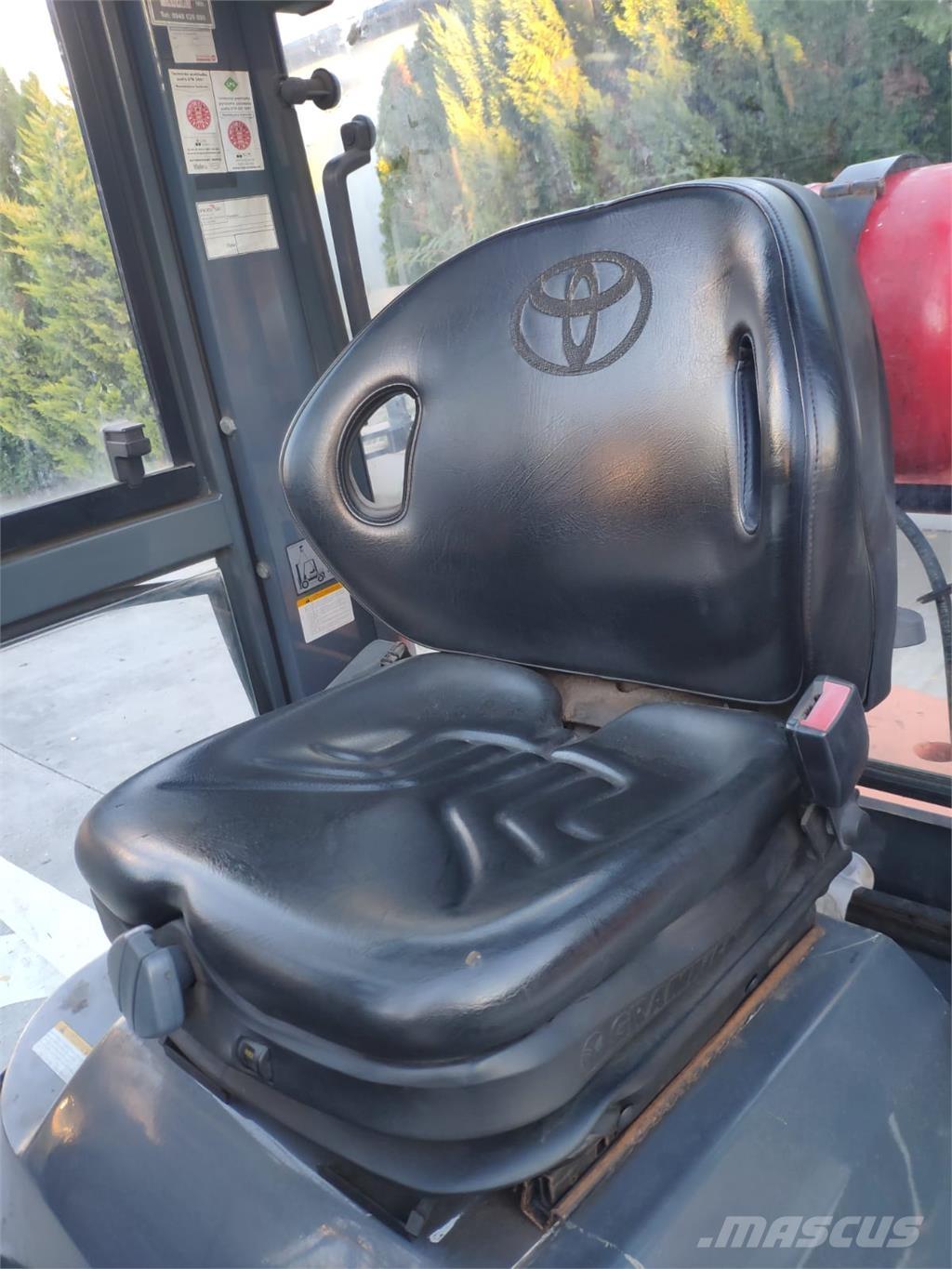 Toyota 7FGF25 液化石油氣LPG卡車