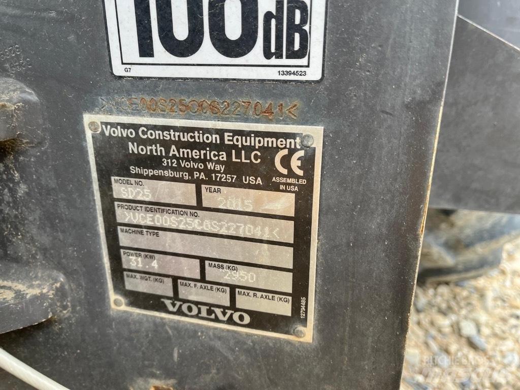 Volvo SD 25 雙輪滾壓機