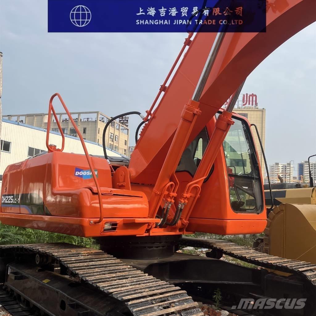 Doosan DH 225 履帶式 挖土機/掘鑿機/挖掘機
