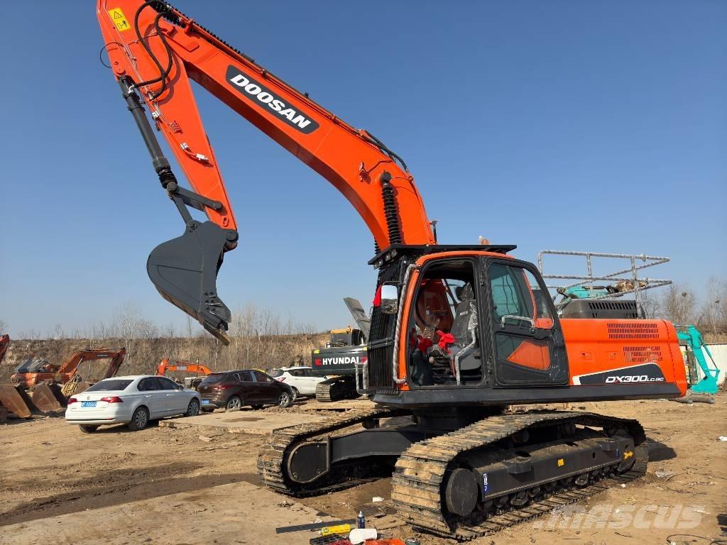 Doosan DX300 長臂前伸型挖土機/掘鑿機/挖掘機