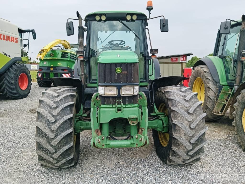 John Deere 6820 曳引機