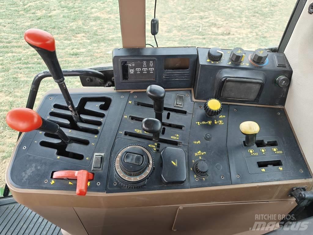 John Deere 6100 曳引機