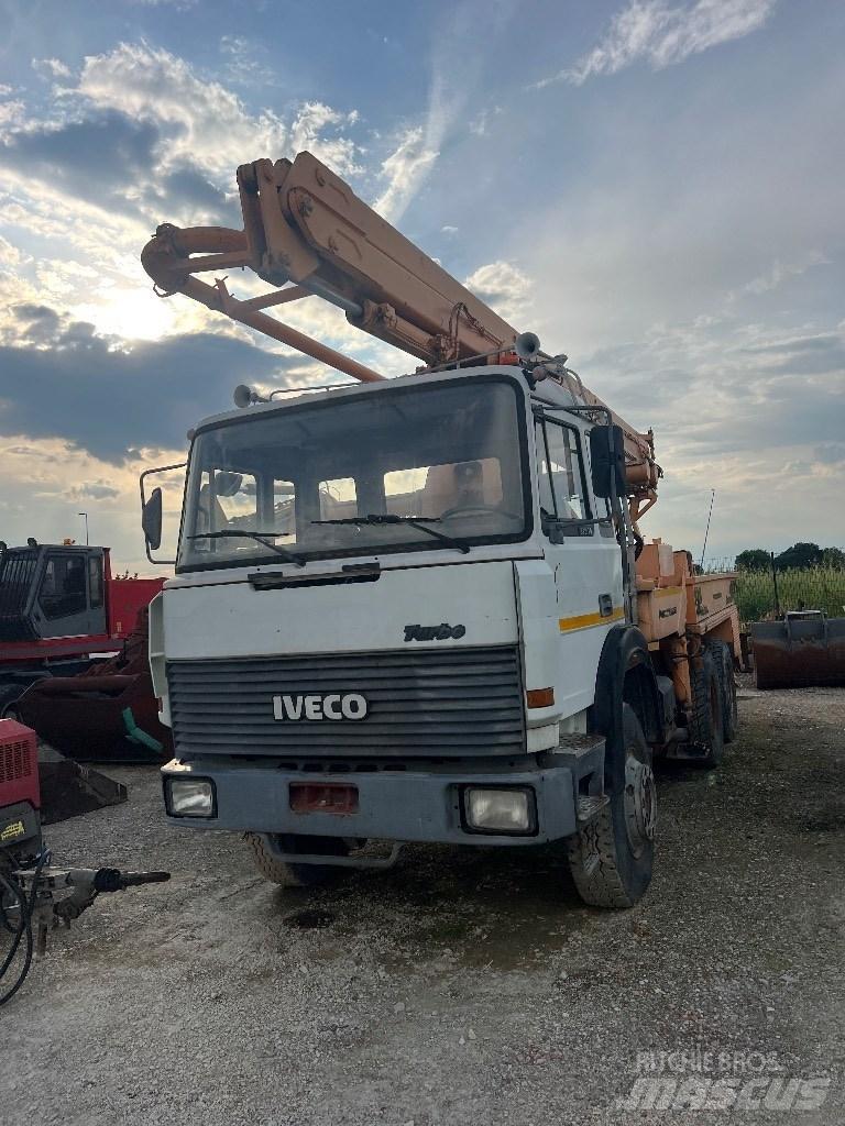 Iveco 330-36 H 傾卸式卡車