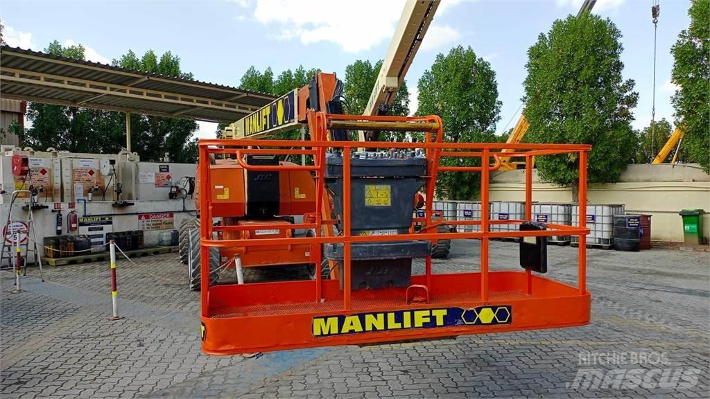 JLG 800AJ 曲臂高空作業車