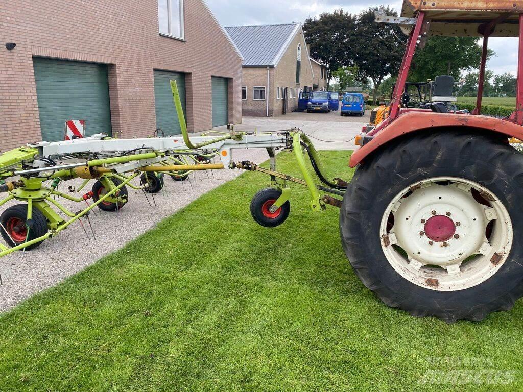 CLAAS volto 1050t 耙與翻草機
