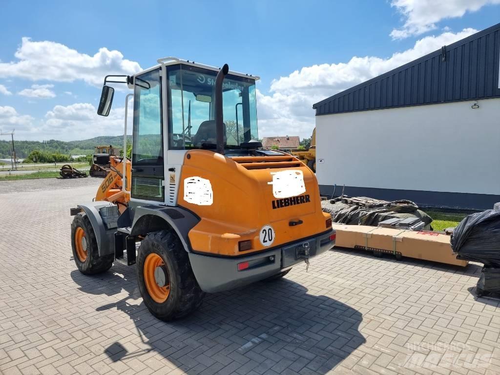 Liebherr L 506 輪胎式裝載機