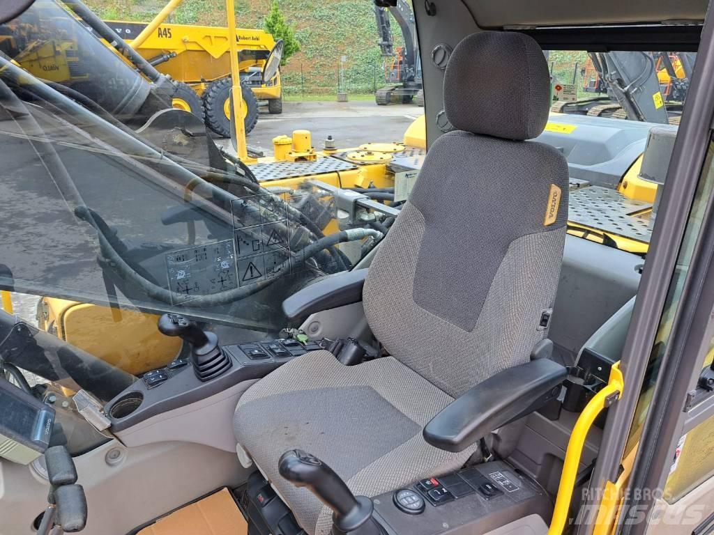 Volvo EC 220 DL 履帶式 挖土機/掘鑿機/挖掘機
