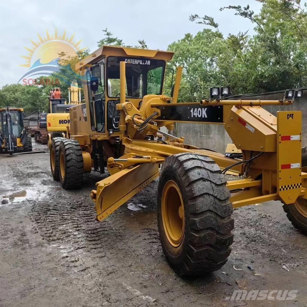 CAT 140 K 平土機
