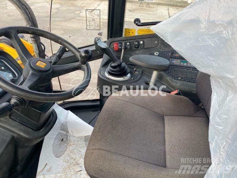 JCB 411 輪胎式裝載機