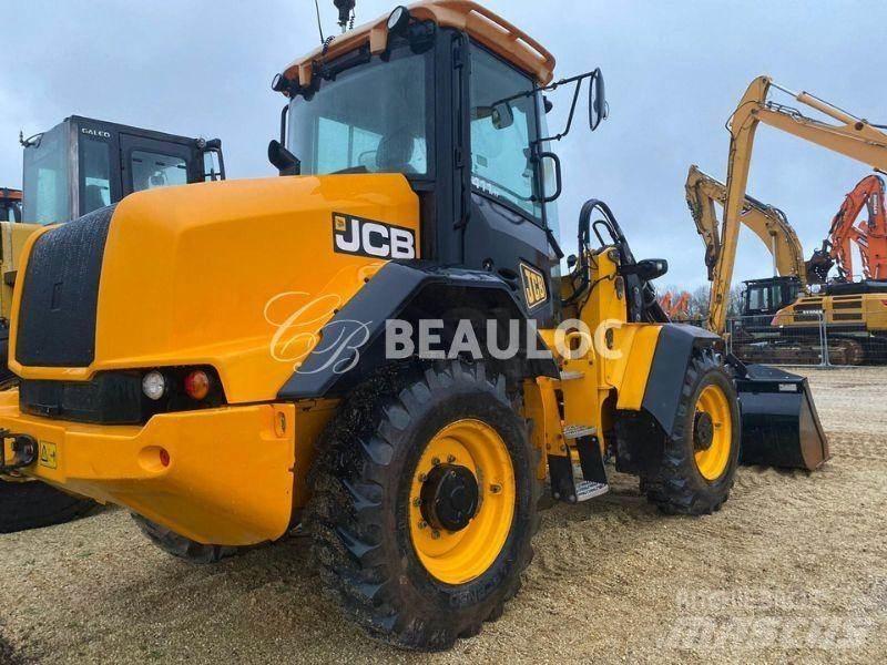 JCB 411 輪胎式裝載機