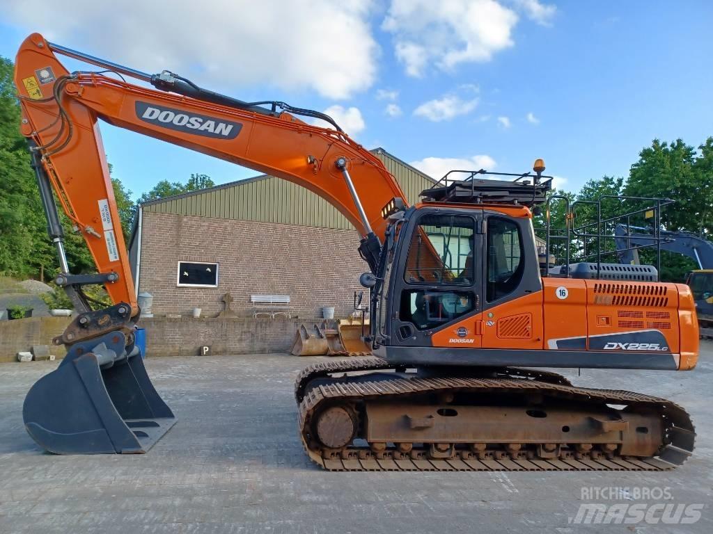 Doosan DX 225 LC-5 履帶式 挖土機/掘鑿機/挖掘機