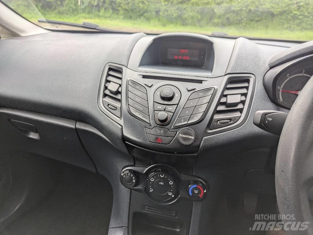 Ford Fiesta Van 廂式貨物運輸車