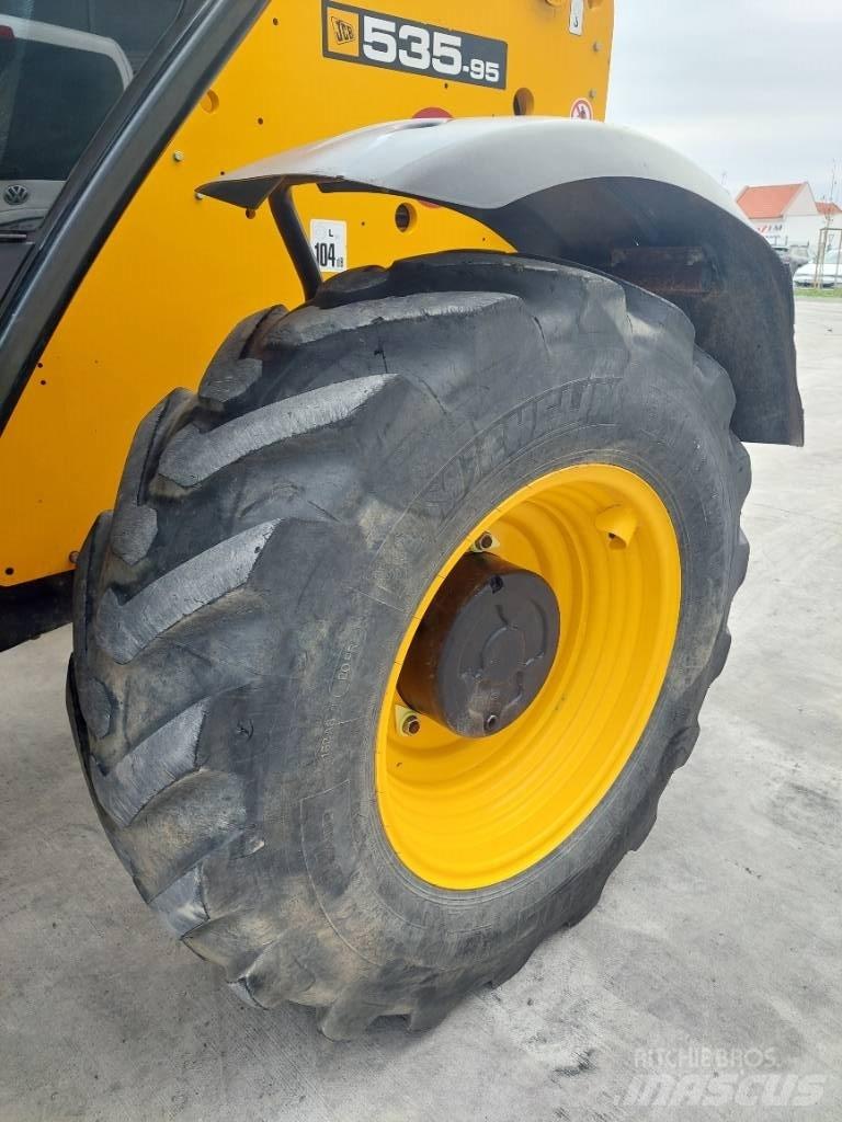 JCB 535-95 伸縮臂操作車