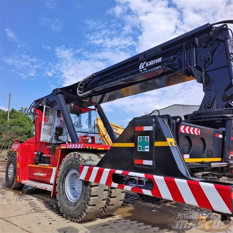 Kalmar DRF 450 前伸型堆積機