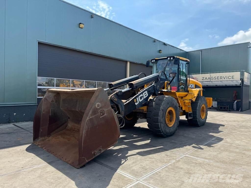 JCB 457 輪胎式裝載機