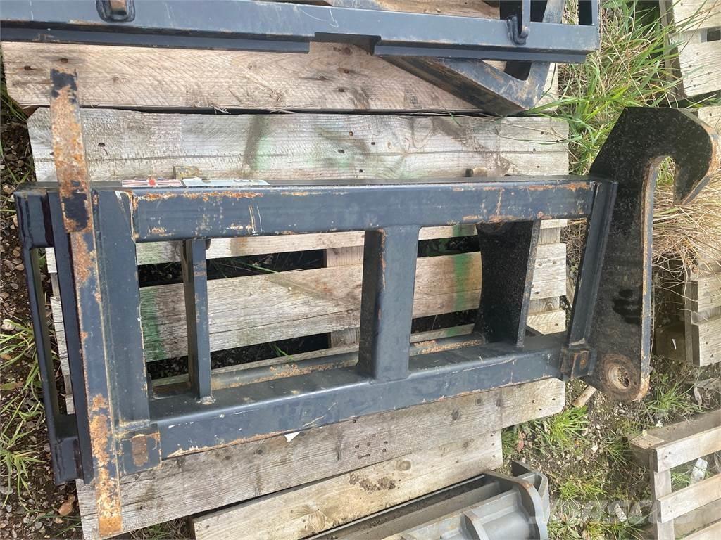  ADAPTOR PLATE 農業用伸縮臂裝載機