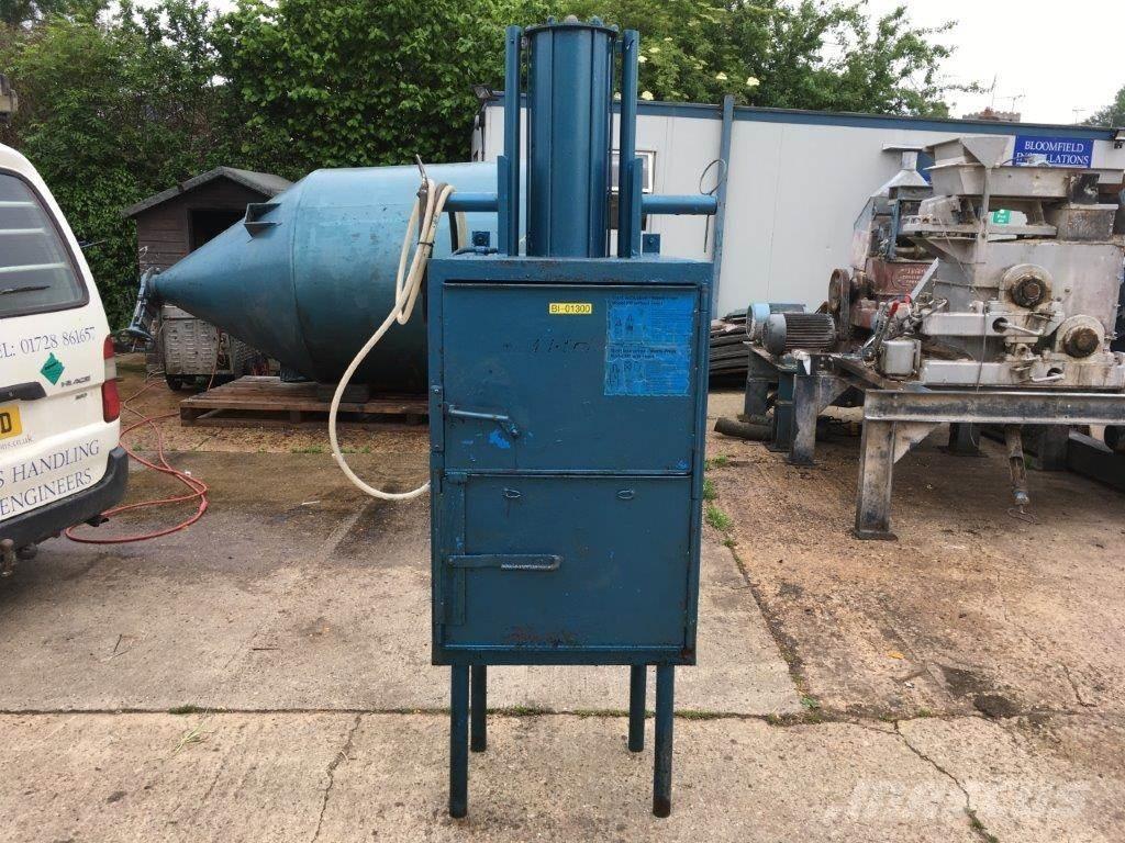  BAG COMPACTOR 其他農業機械