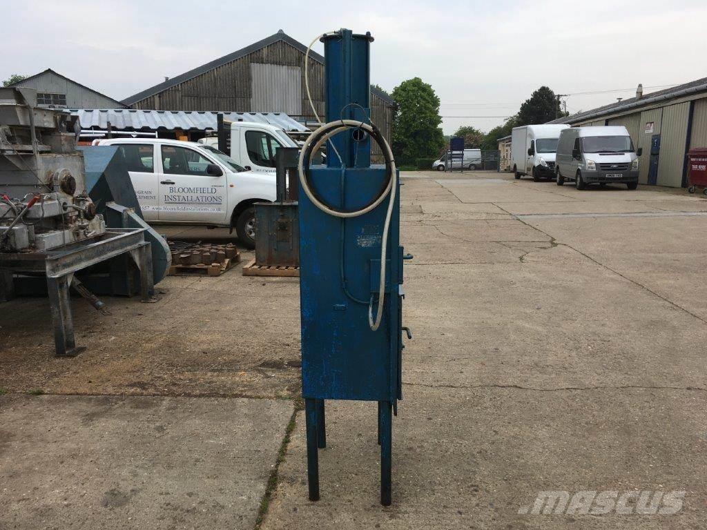  BAG COMPACTOR 其他農業機械