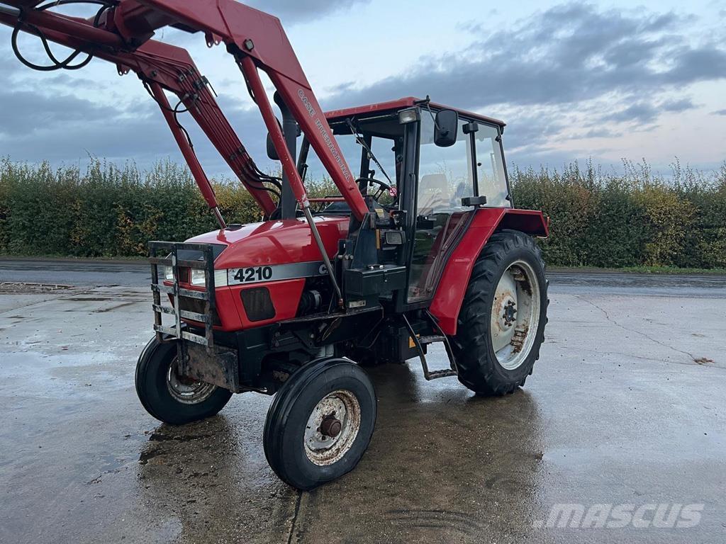 CASE 4210 曳引機