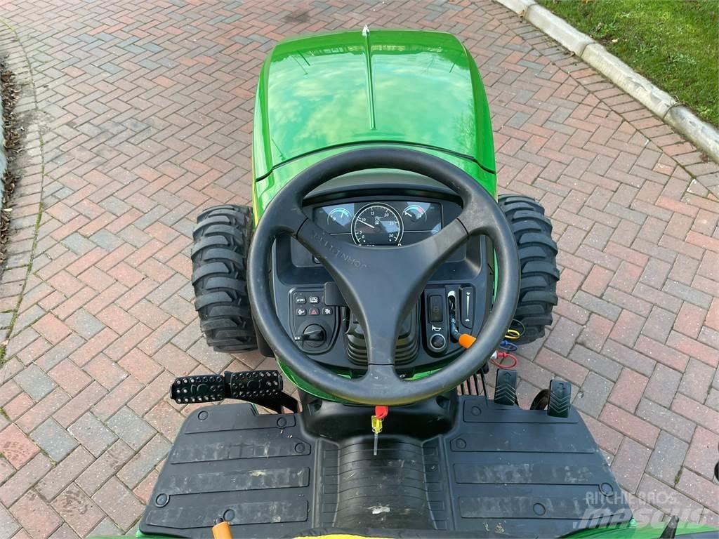 John Deere 2038R 小型曳引機