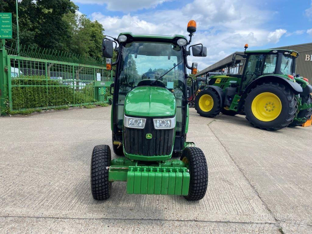 John Deere 3046R 小型曳引機