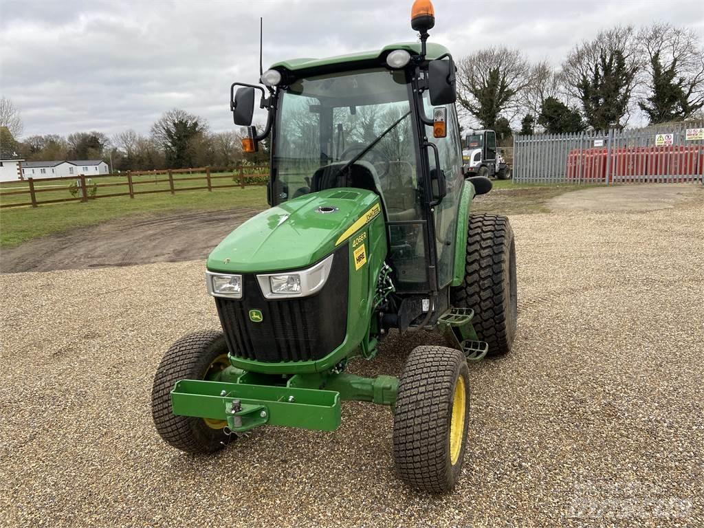 John Deere 4066R 小型曳引機