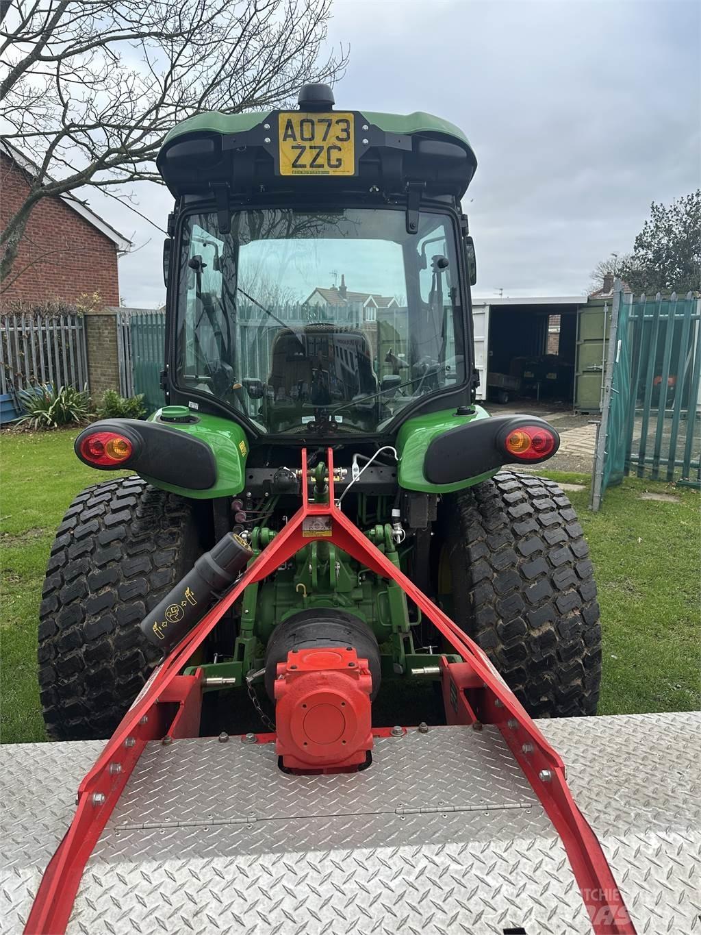 John Deere 4066R 小型曳引機