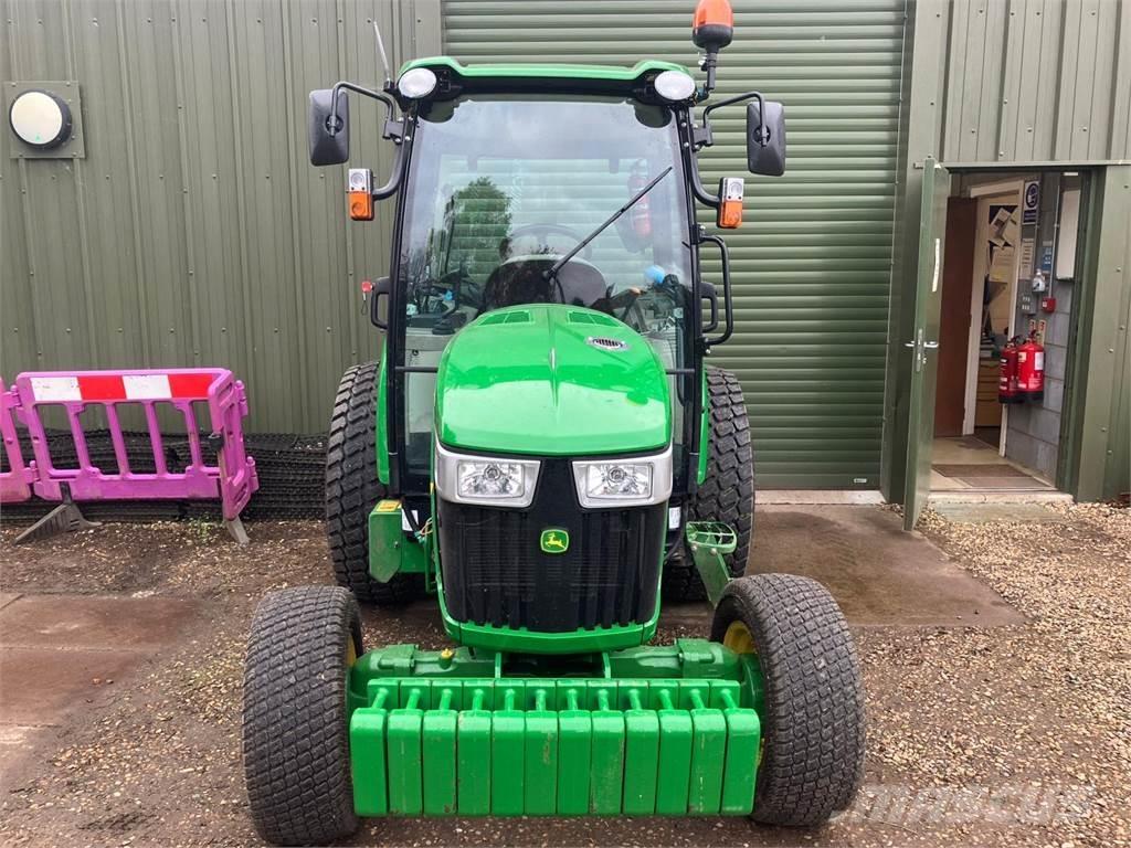 John Deere 4066R 小型曳引機