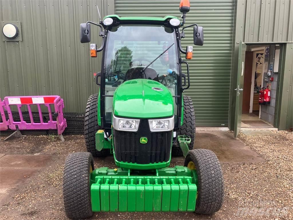 John Deere 4066R 小型曳引機