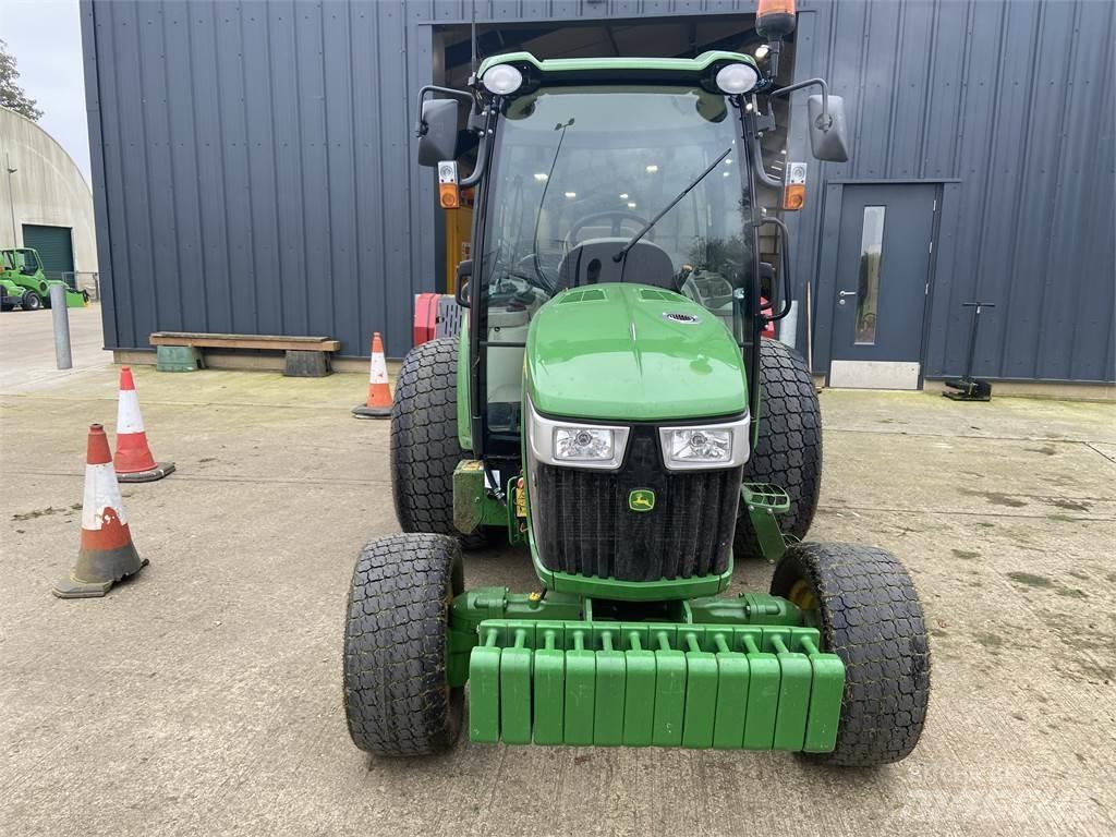 John Deere 4066R 小型曳引機