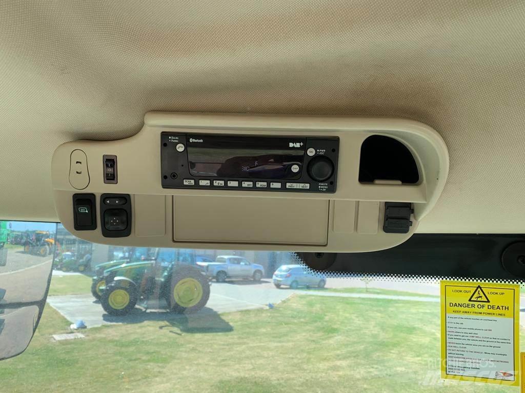 John Deere 6215R 曳引機