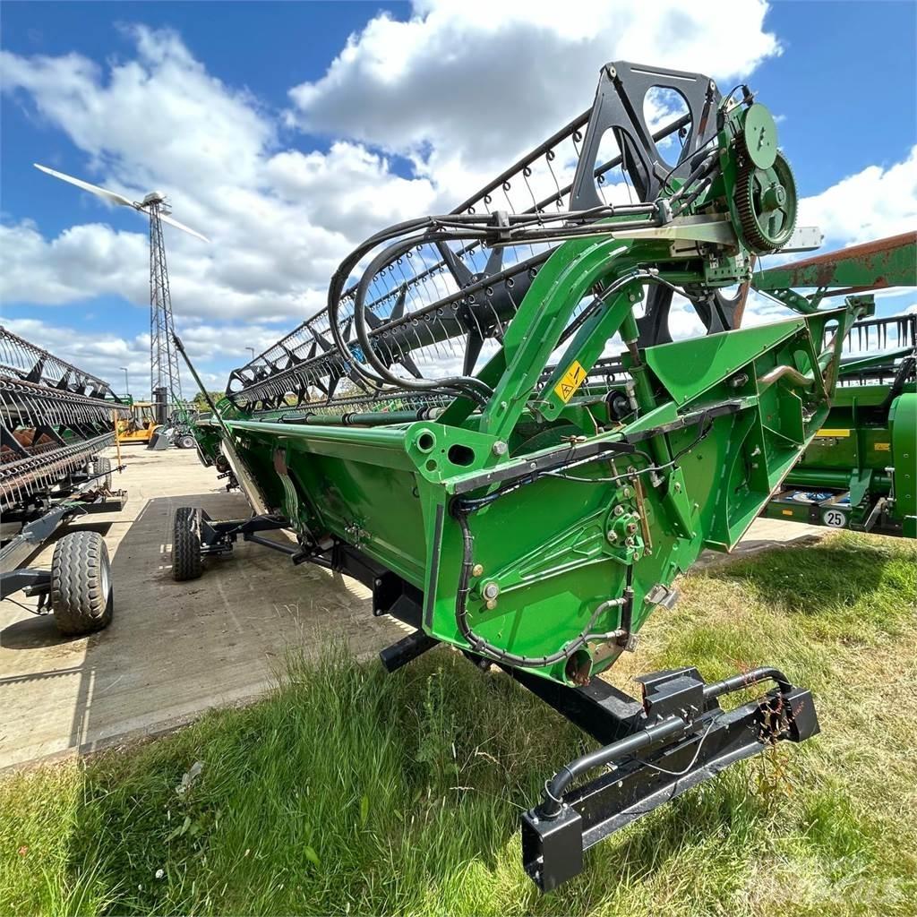 John Deere 635PF 聯合收穫機