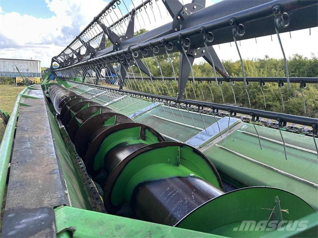 John Deere 635PF 聯合收穫機