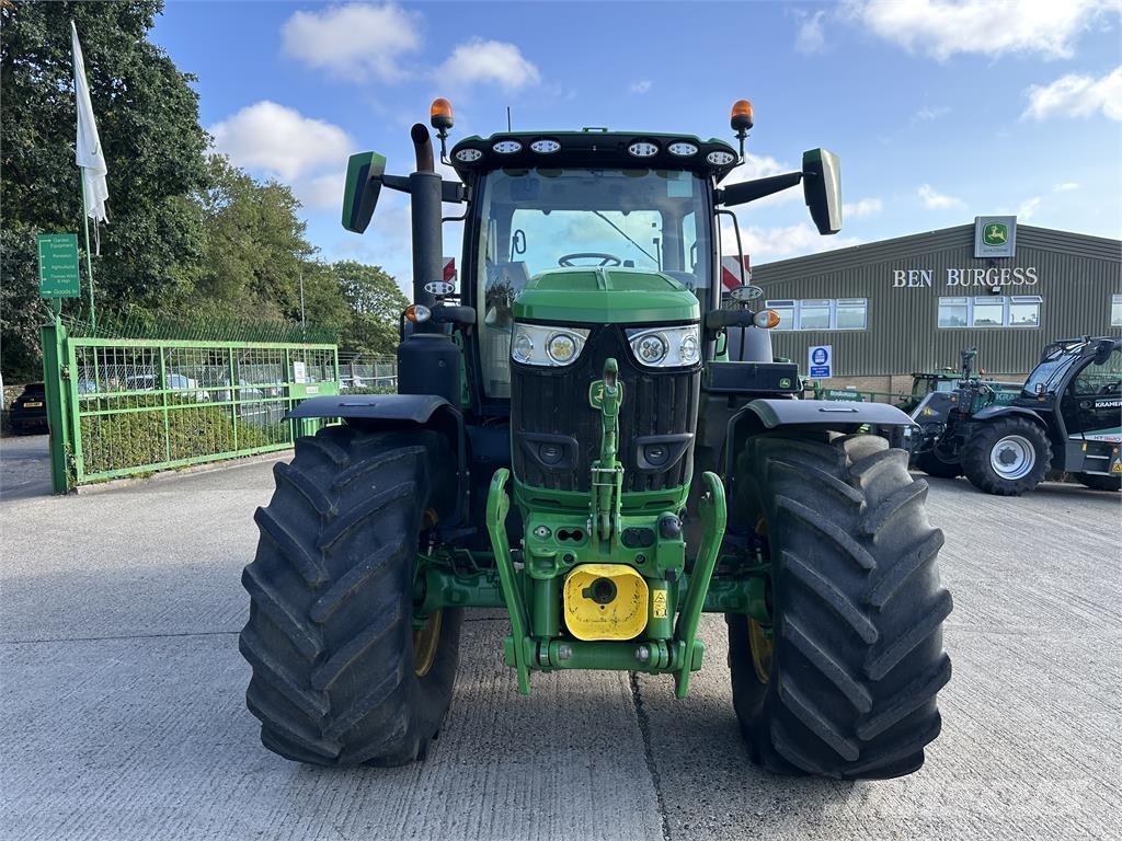 John Deere 6R215 曳引機