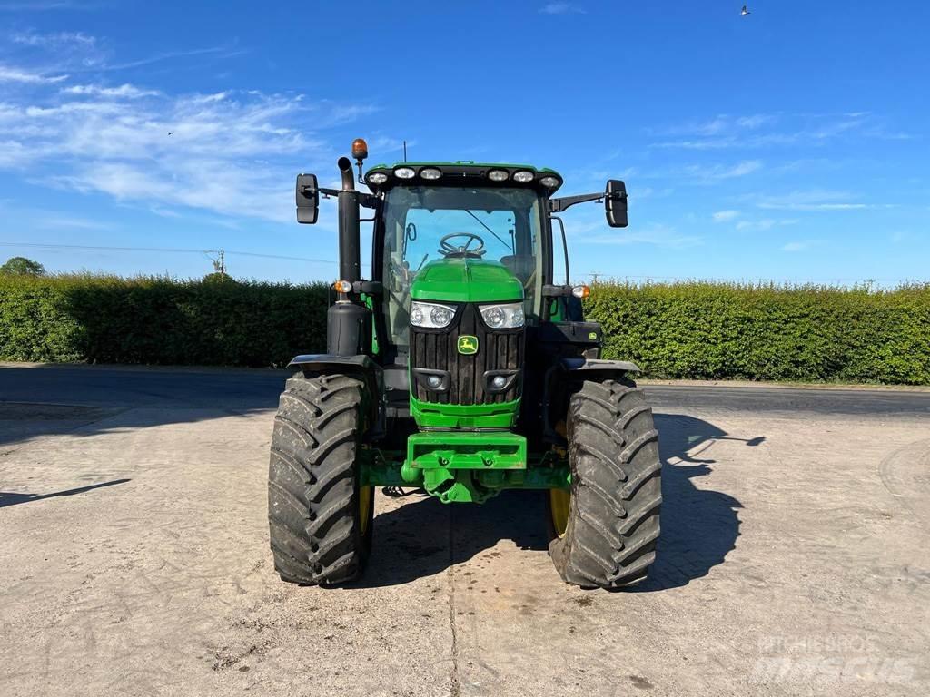 John Deere 6R215 曳引機