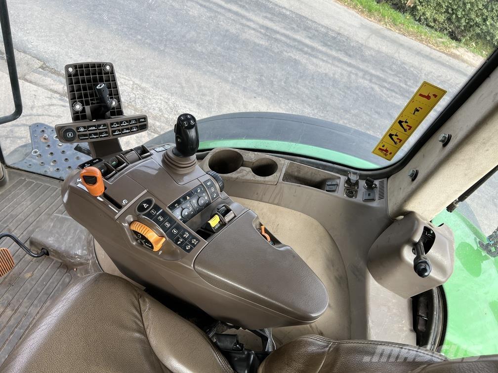 John Deere 7230R 曳引機