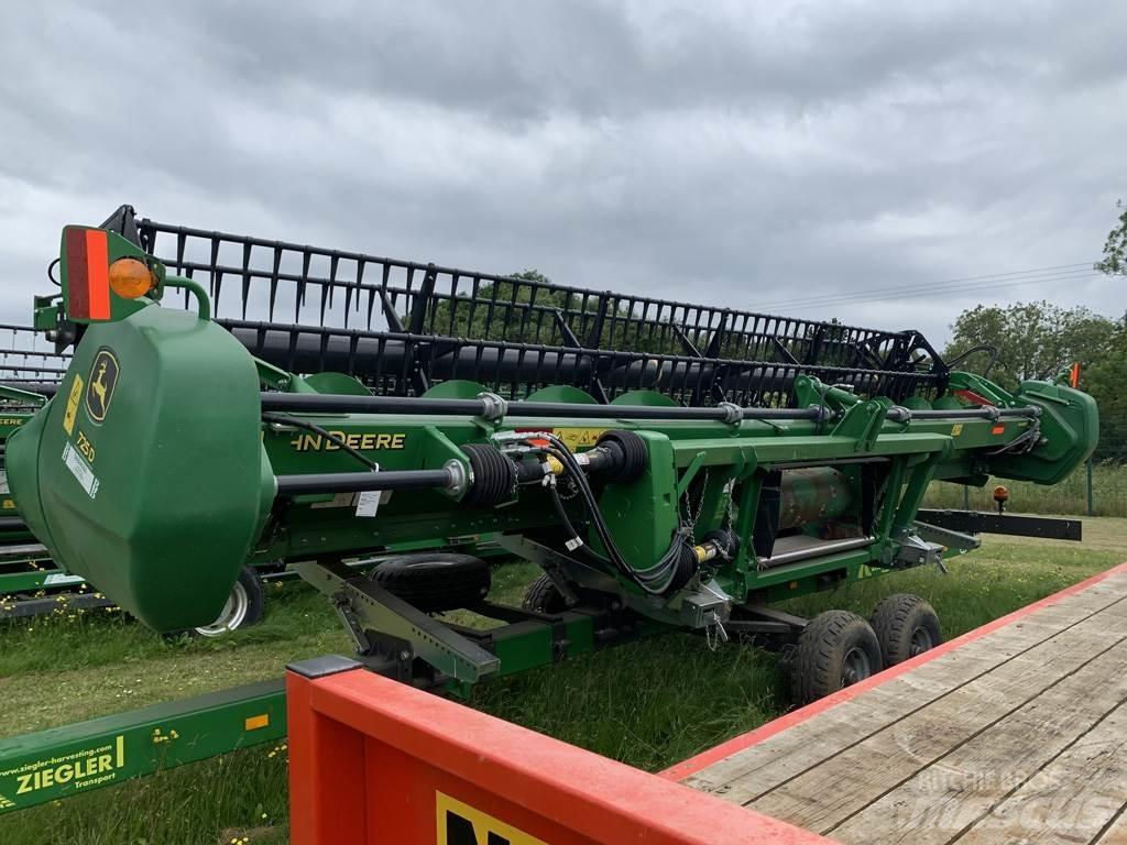 John Deere 725D 聯合收穫機