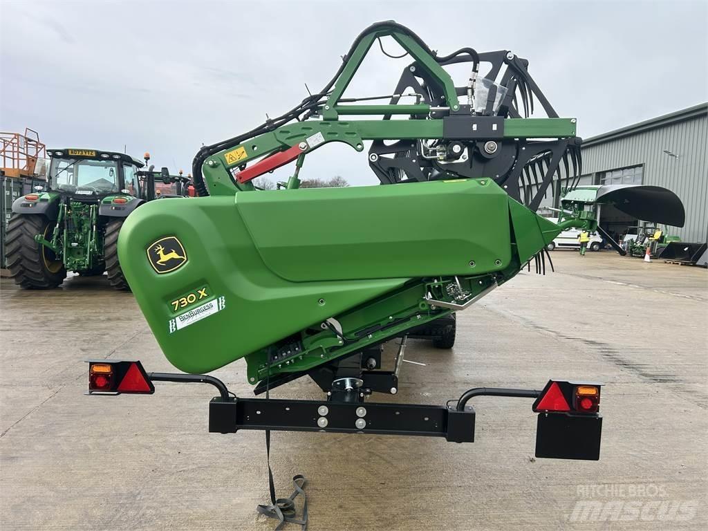 John Deere 730X 聯合收穫機