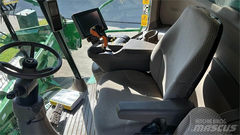 John Deere S780 聯合收穫機
