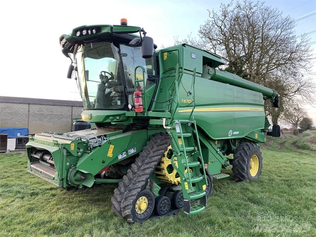 John Deere T670 聯合收穫機