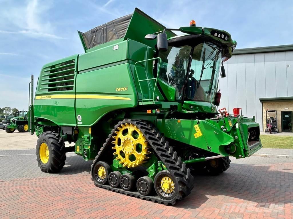 John Deere T670 聯合收穫機