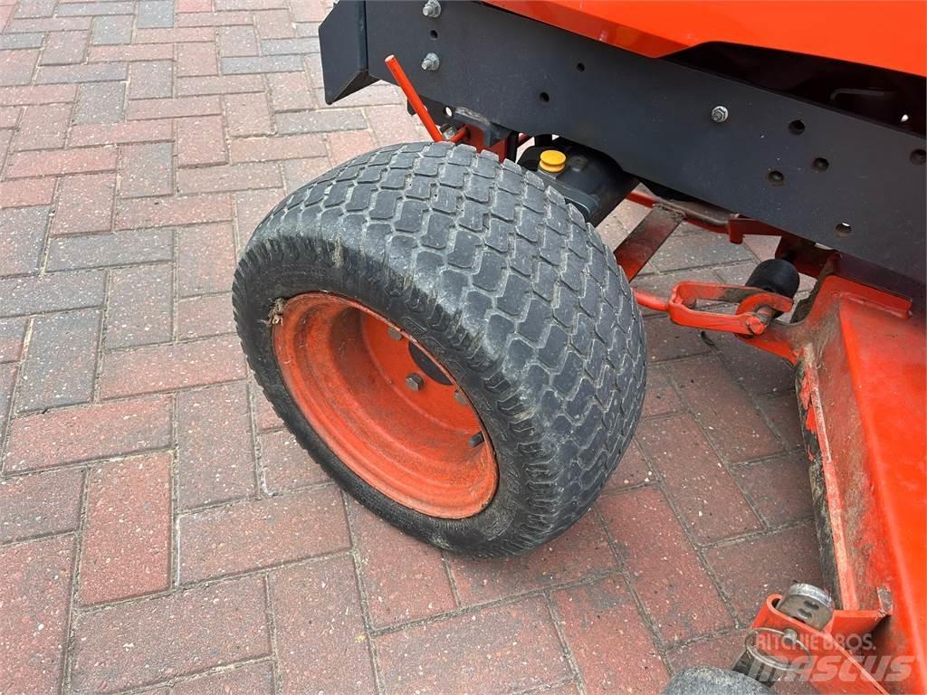 Kubota BX2350 小型曳引機