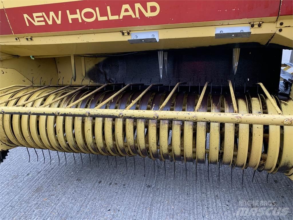 New Holland 945 圓型牧草打包機
