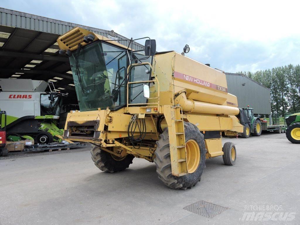 New Holland TX34 聯合收穫機