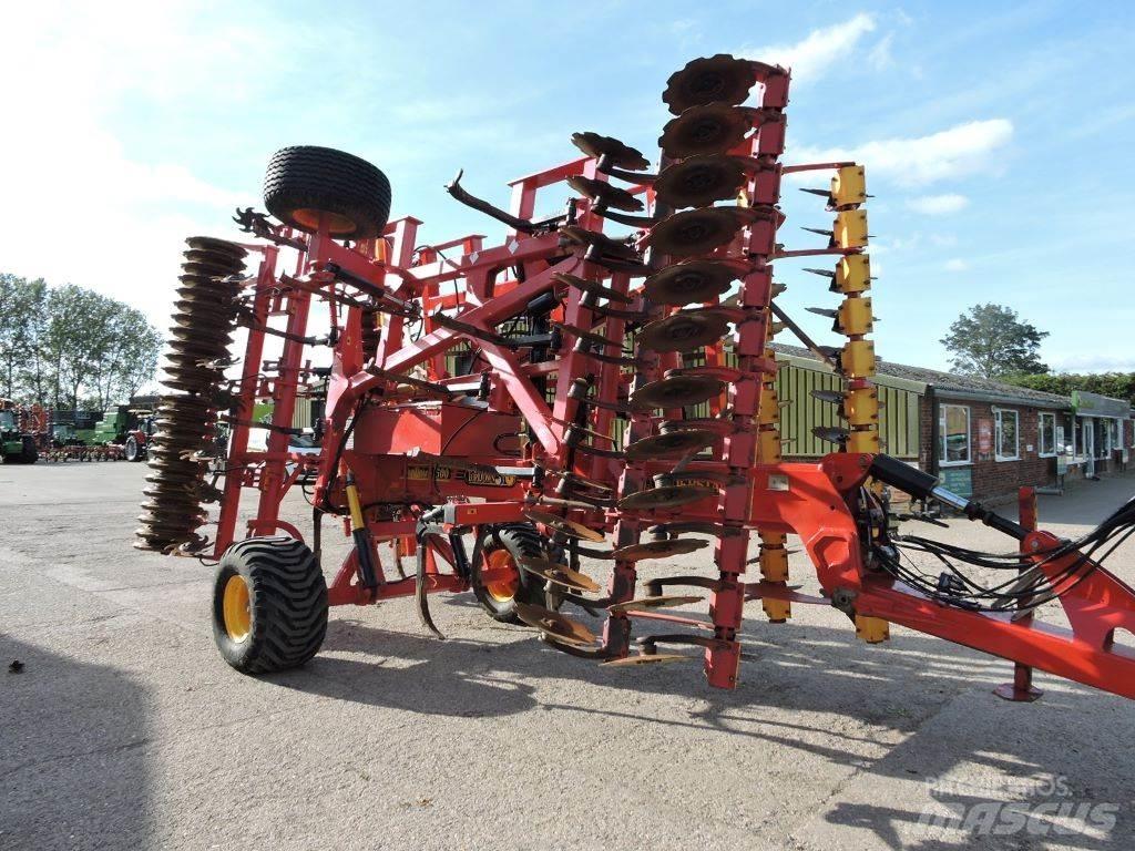 Väderstad TD600 中耕管理機