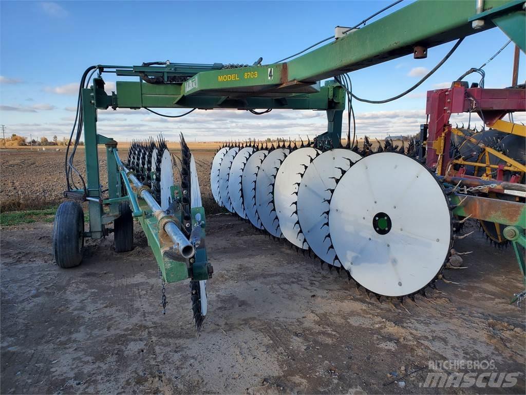Allen 8703 耙與翻草機